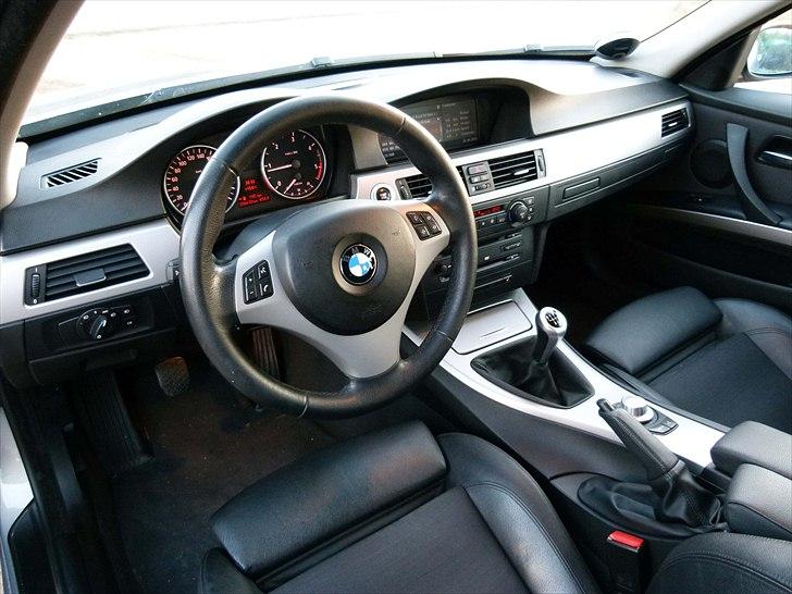 BMW 320D Touring billede 8