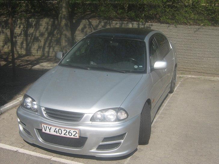 Toyota AVENSIS 2,0-"solgt" billede 5