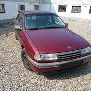 Opel Vectra A 2,0i GLS Sedan