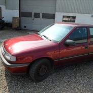 Opel Vectra A 2,0i GLS Sedan