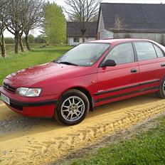 Toyota carina e