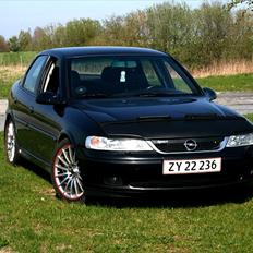 Opel  2.2 Vectra B Sport !