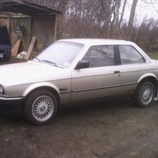 BMW E30 318i