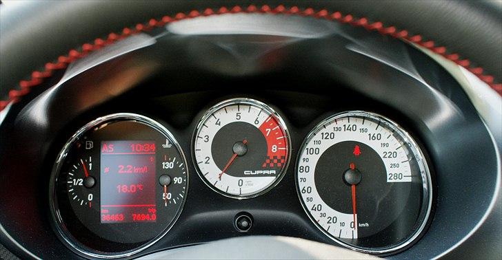 Seat Leon Cupra - Chrome-ringe ved instrumentbord billede 17