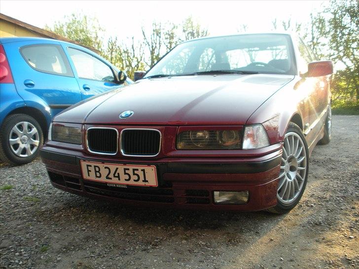 BMW 316i bakket over. *RIP* billede 15