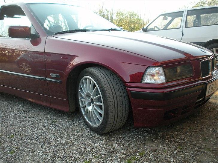 BMW 316i bakket over. *RIP* billede 16