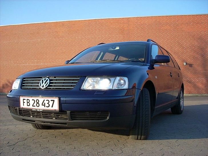 VW Passat V6 TDI Highline [SOLGT] billede 1