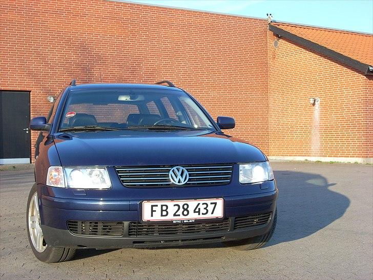 VW Passat V6 TDI Highline [SOLGT] billede 2