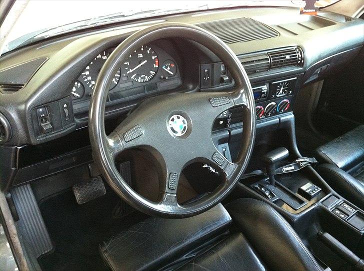 BMW E34 525 i Aut. billede 8