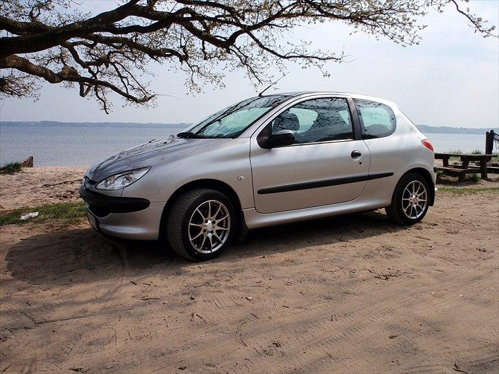Peugeot 206 billede 2