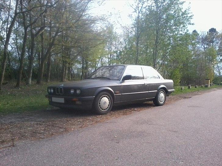 BMW 320i 2d E30 billede 4