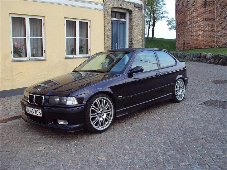 BMW 323Ti Compact billede 1