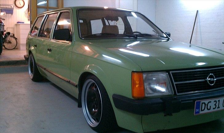 Opel Kadett D 1,8i TILSALG..!! billede 5