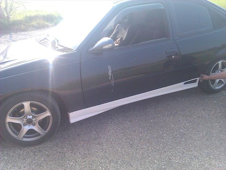 Opel kadett E ( byttet ) - Bare li for at se hvor lav den bliver med skørter billede 12