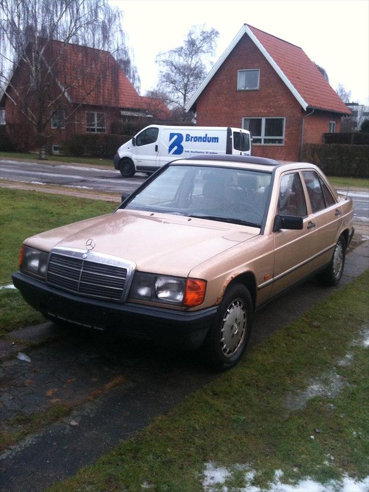 Mercedes Benz 190 D *SKROTTET* billede 1