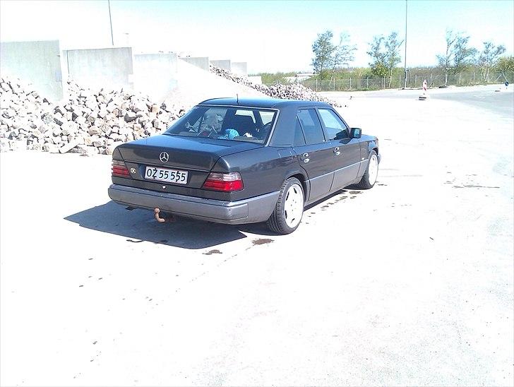 Mercedes Benz w124 e230 (solgt) billede 4