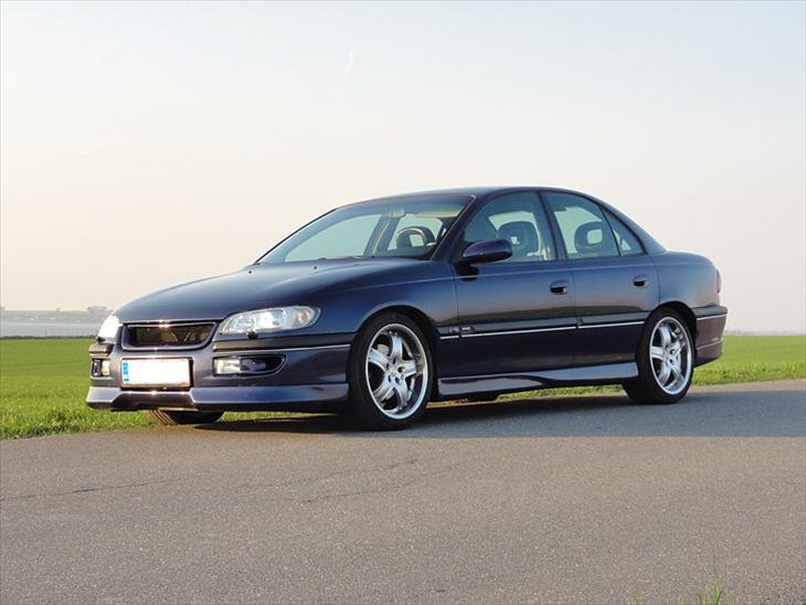 Opel Omega MV6 - 1997