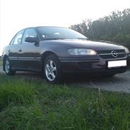 Opel Omega 