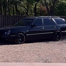 Mercedes Benz E300TD W210 avantgarde