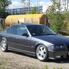 BMW e36 320i