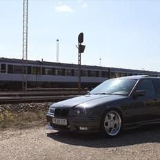 BMW e36 320i