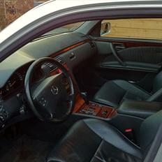 Mercedes Benz E 270 CDI