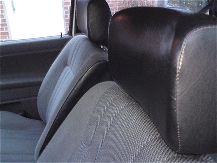 VW Golf II - Orginale nakkestøtter, for og bag. billede 11