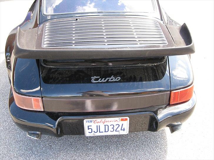 Porsche 911 "BAD BOYS" SOLGT - Turbo spoiler med 964 bagende og lygter billede 4