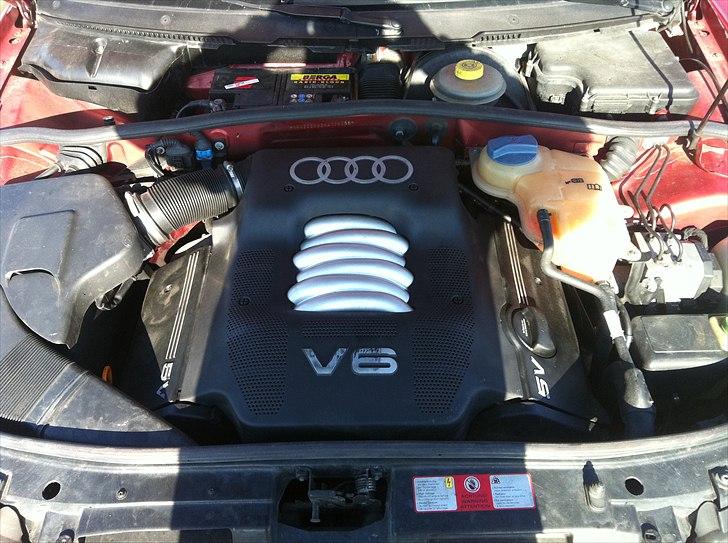 Audi a4 2,8 quattro s-line - uhh elsker bare lyden af en v6 og unik lyd med de 30v billede 2