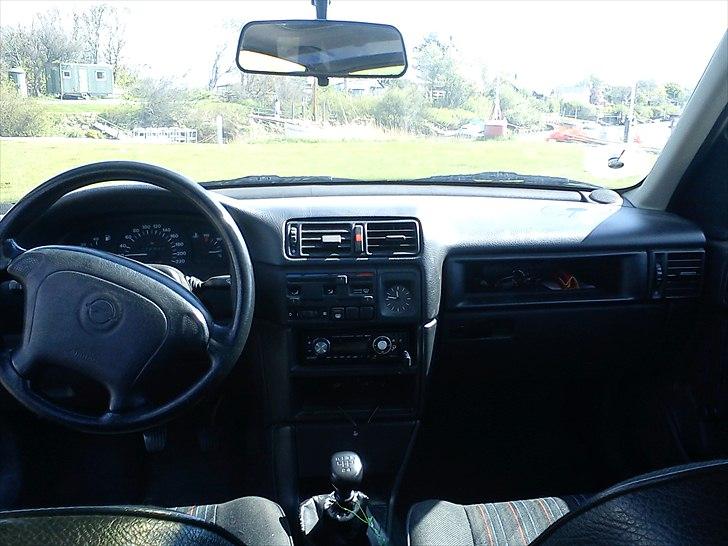 Opel Vectra A 2,0i>Solgt< billede 8