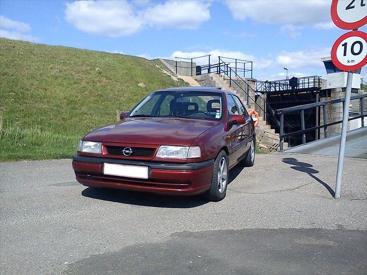 Opel Vectra A 2,0i>Solgt< billede 10