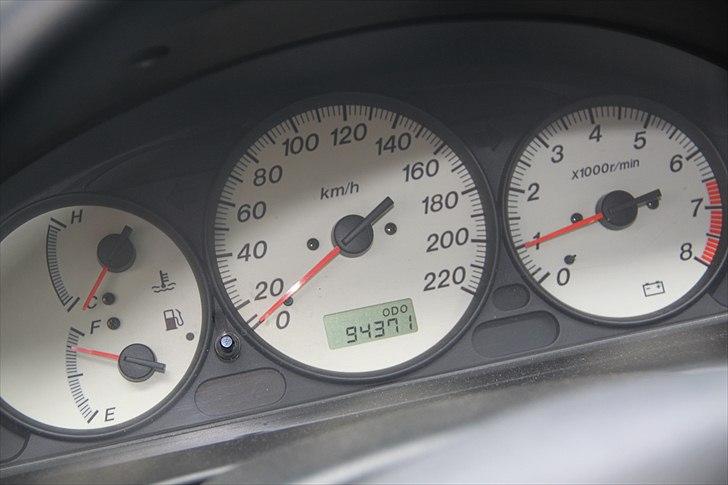 Mazda 323F SLX 1,8i "SOLGT" billede 3