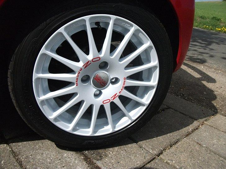 Citroën c1 - de skal vaskes 2 gange om dagen, men det gør man gerne :D billede 3