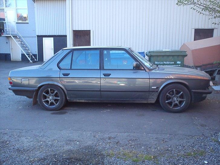 BMW e28 525 2.7 eta billede 2