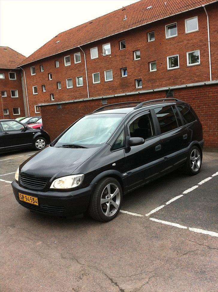 Opel Zafira 2,0 DTi flexivan - Nyeste billede: Nu med 17" alu og emblemfri front :) billede 2