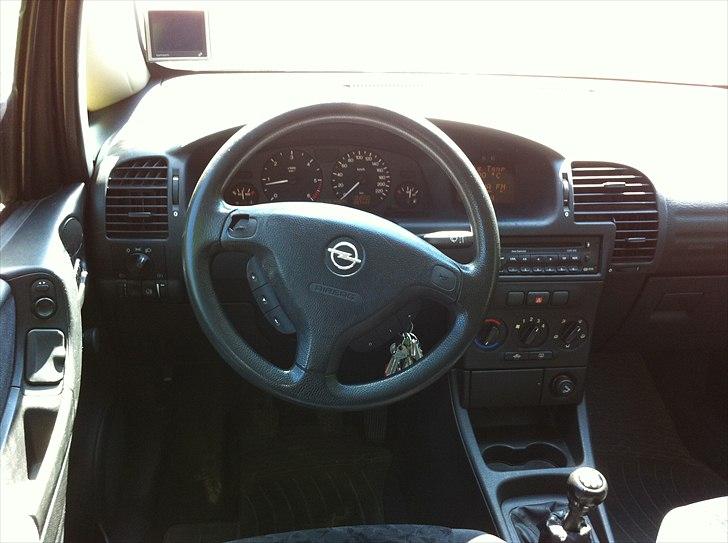 Opel Zafira 2,0 DTi flexivan billede 9