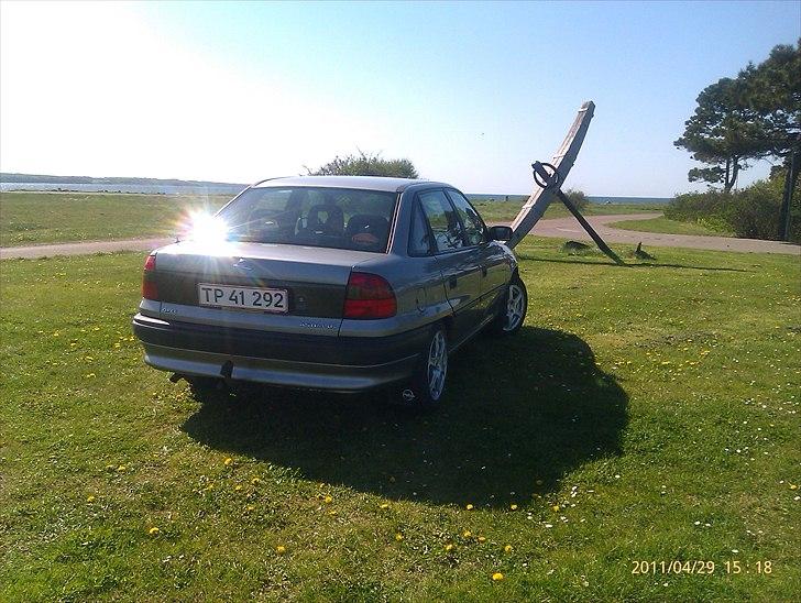 Opel Astra 1,6 8v GLS Sedan billede 4