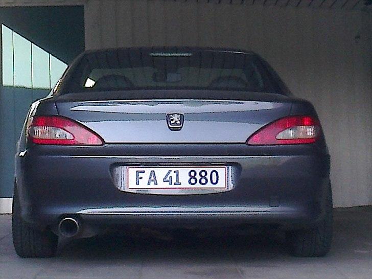 Peugeot 406 Coupé - Billede med mobilen; viser 40 mm spacere bag billede 1