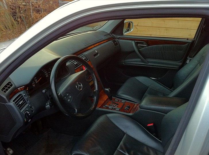 Mercedes Benz E 270 CDI billede 3