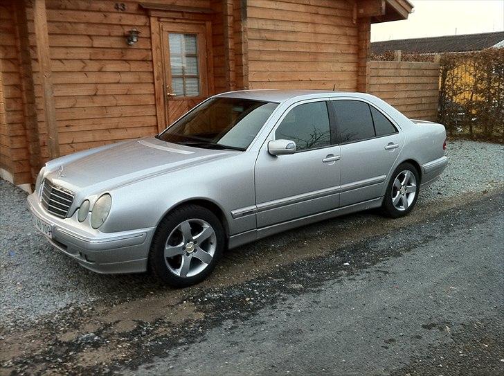 Mercedes Benz E 270 CDI billede 6