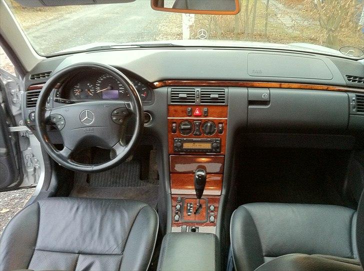 Mercedes Benz E 270 CDI billede 8