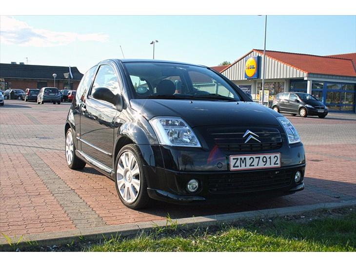 {{currentPhoto.altText}} billede {{currentPhoto.number}}