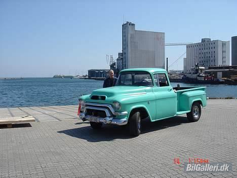 Amerikaner Gmc Stepside  - Ankom til frihavnen for at hente "bæstet" billede 1