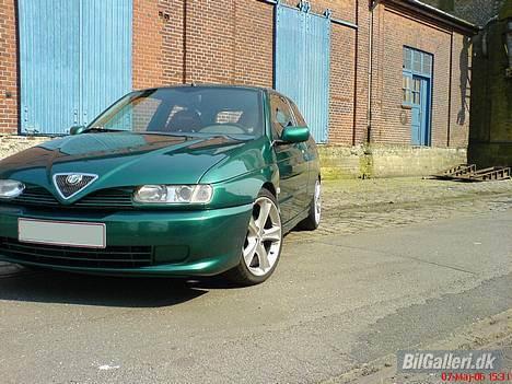 Alfa Romeo 145 billede 12