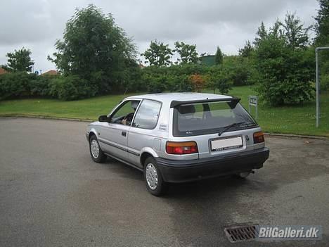 Toyota Corolla XL 1.3 (solgt) - På vej til en bytur billede 2