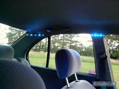 Nissan Primera eGT  !!!SOLGT!!! - B og C stolpen har jeg selv modificeret med blå 3mm dioder.. muligvis kommer der også i A stolpen billede 3