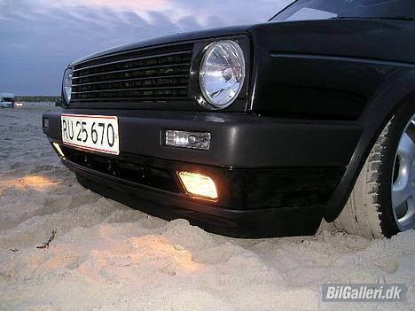 VW Golf GTI 8v Solgt:-( - Golfen er ikke glad for terræn:-) billede 1