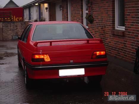 Peugeot 405 T16 *SOLGT* - T16´eren på en regnfuld dag billede 2