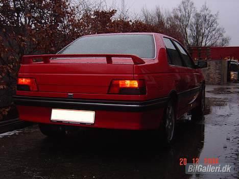 Peugeot 405 T16 *SOLGT* - T16´eren på en regnfuld dag billede 3