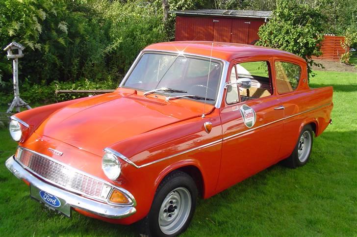 Ford Anglia 105E billede 2